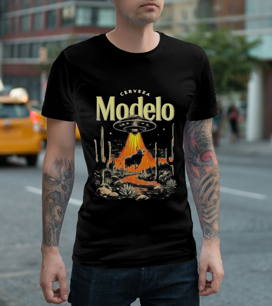 Cerveza Modelo UFO Abduction With Cow And Desert Cactus Scene T-Shirt