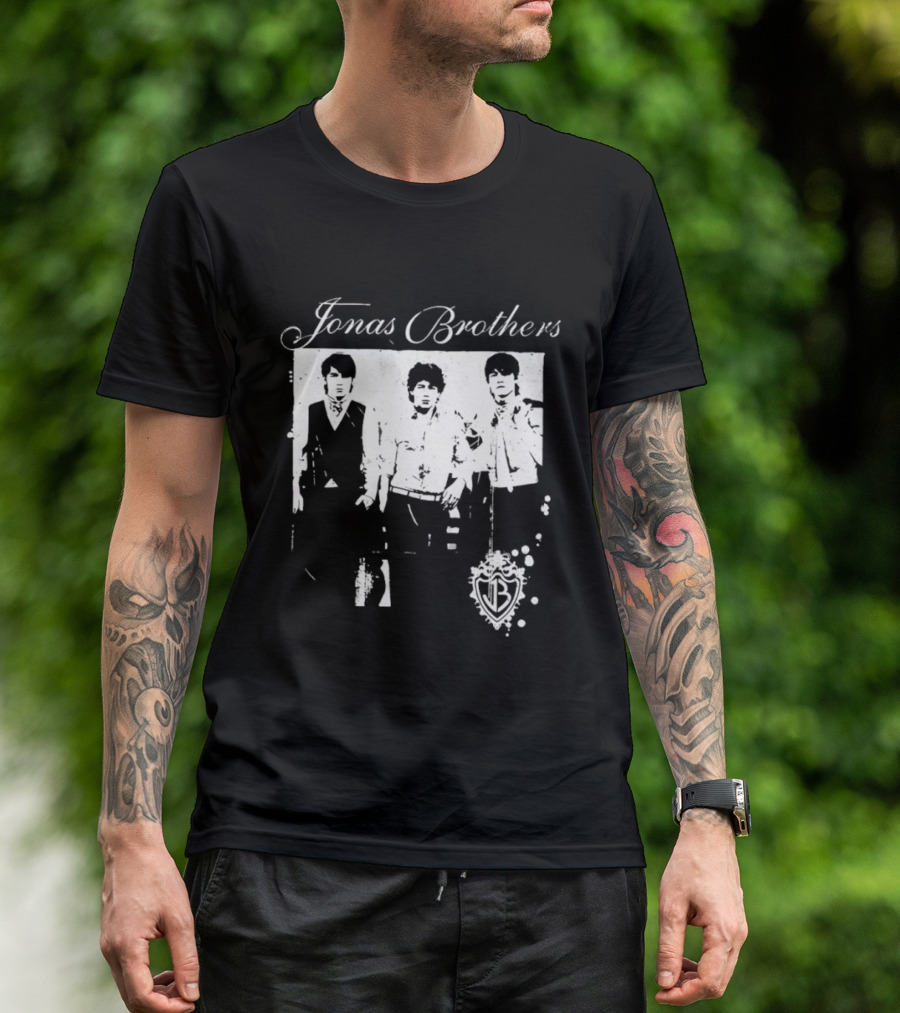 Jonas Brothers Tour Music Iconic Band Concert Memorabilia T-Shirt