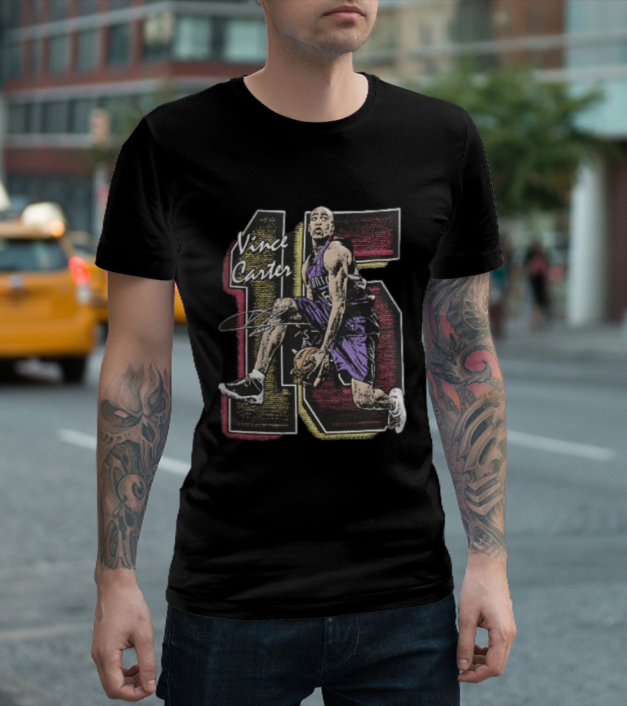 Vince Carter Toronto Raptors Number 15 Dunking Action Grunge T-Shirt