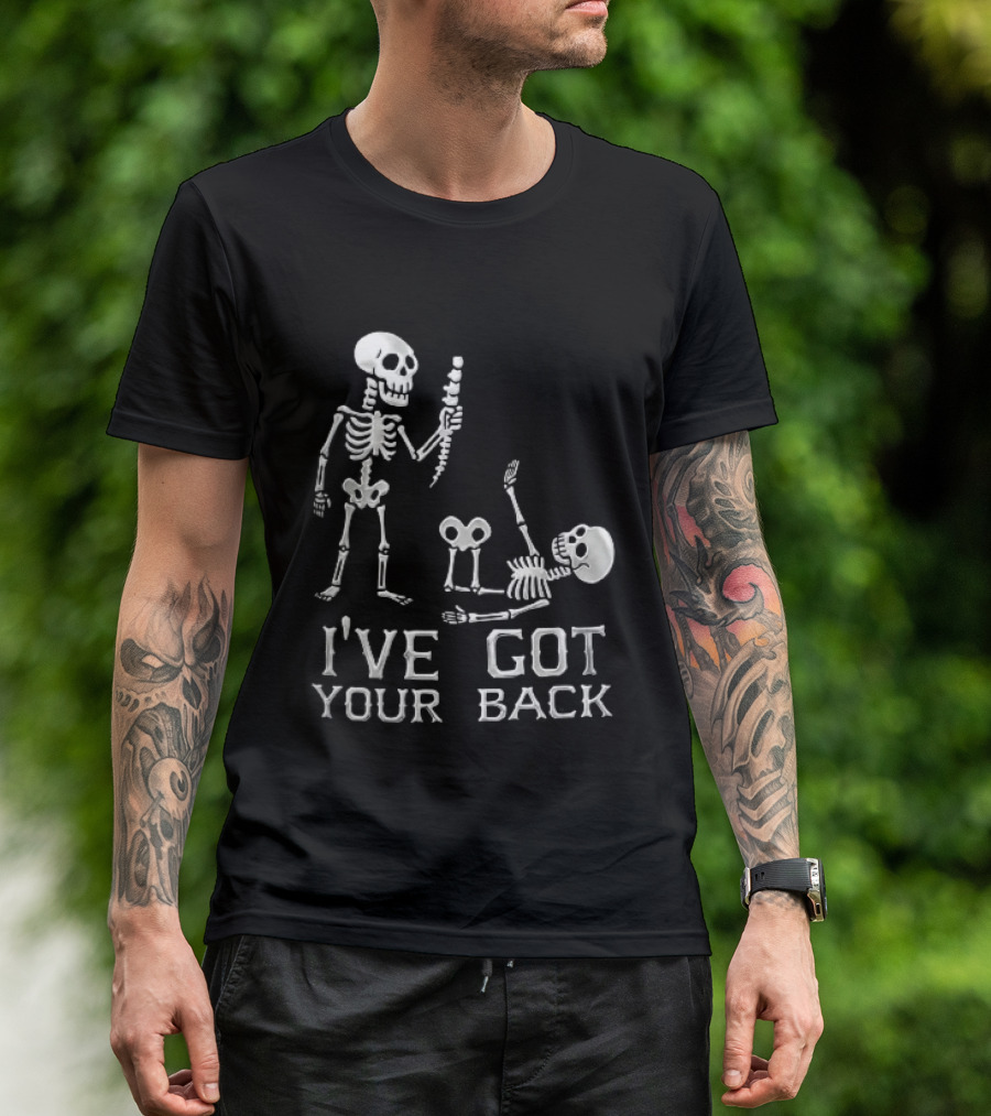 I've Got Your Back Skeleton Humor Holding Spine Over Fallen Body T-Shirt