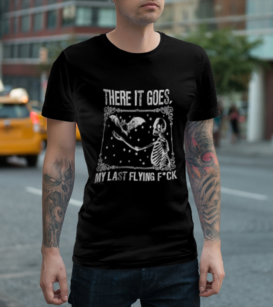 There It Goes My Last Flying F'ck Skeleton Bat Retro Vintage Halloween T-Shirt