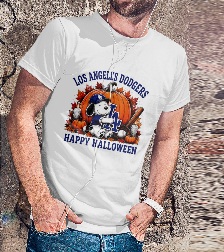 Los Angeles Dodgers Snoopy Hugging Pumpkin Happy Halloween Baseball T-Shirt