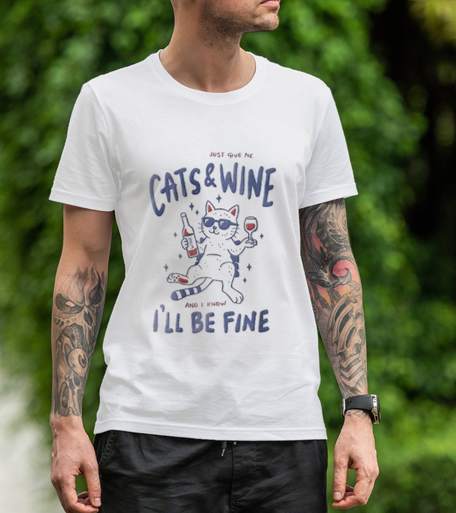 Just Give Me Cats And Wine I'll Be Fine Cartoon Feline Sunglasses Drink Bottle T-Shirt