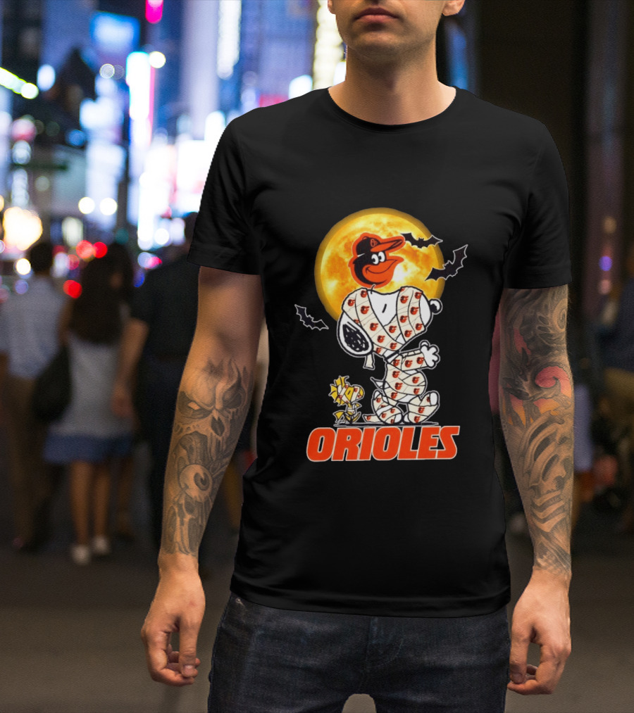 Baltimore Orioles Halloween Snoopy Woodstock Mummy Cosplay Moon Bats T-Shirt