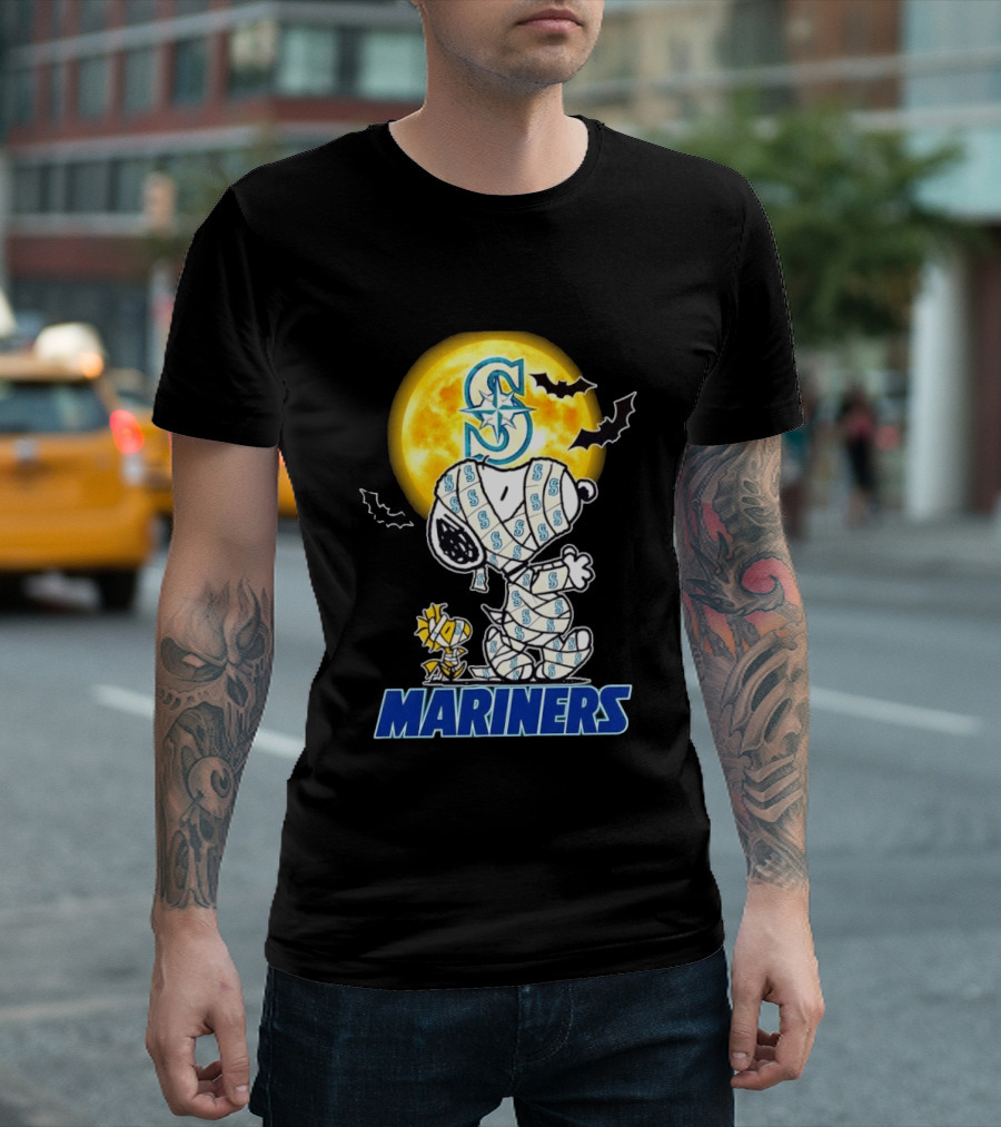 Seattle Mariners Snoopy Woodstock Halloween Mummy Cosplay Full Moon Bats T-Shirt