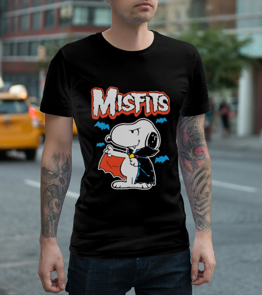 Misfits Snoopy Vampire Halloween Blue Bats Cloak T-Shirt