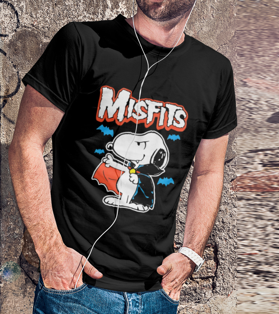 Misfits Snoopy Vampire Halloween Blue Bats Cloak T-Shirt
