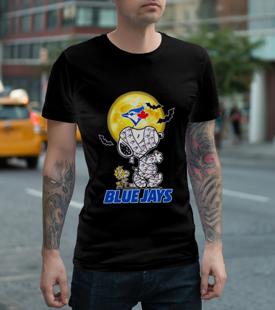 Toronto Blue Jays Halloween Snoopy Woodstock Mummy Cosplay Full Moon Bats T-Shirt