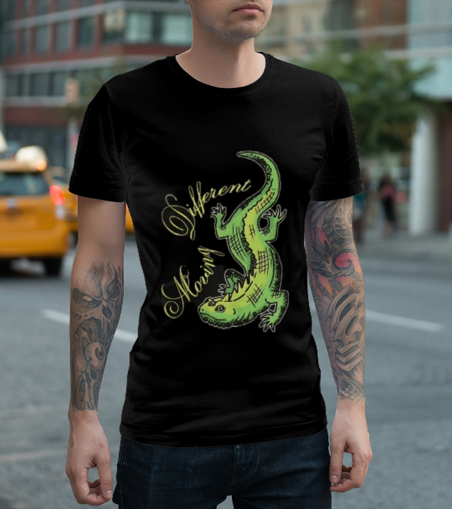 Different Moving Green Lizard Iguana Line Sketch T-Shirt