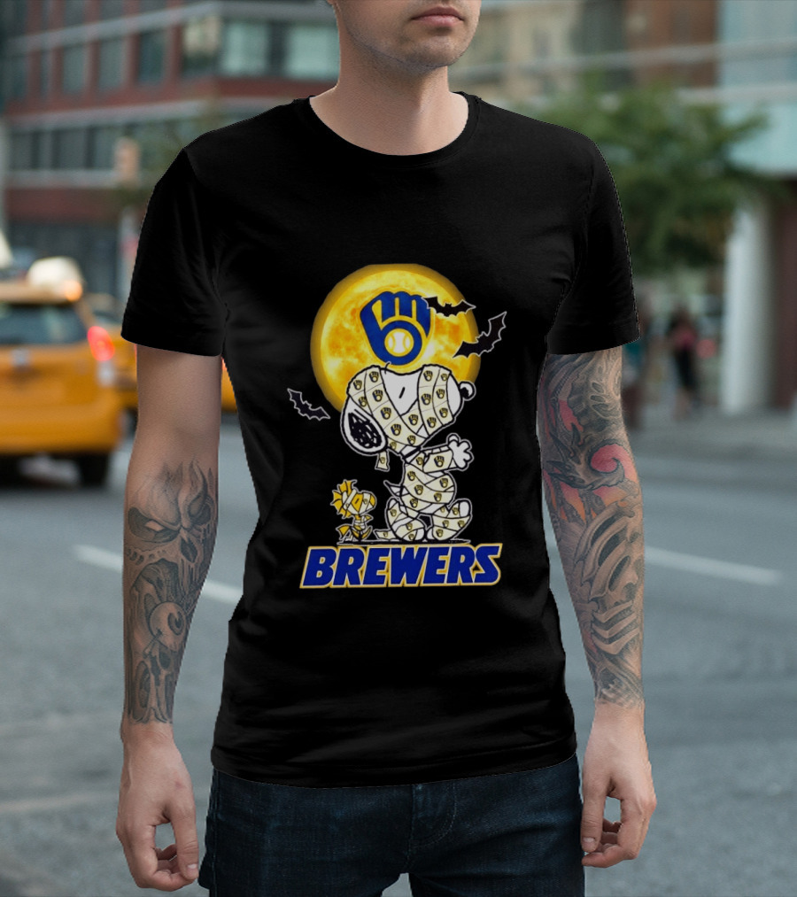 Milwaukee Brewers Snoopy Woodstock Mummy Halloween Moon Bats T-Shirt