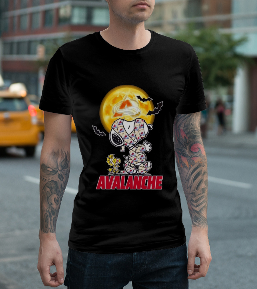 Colorado Avalanche Snoopy Woodstock Halloween Mummy Full Moon Bats T-Shirt
