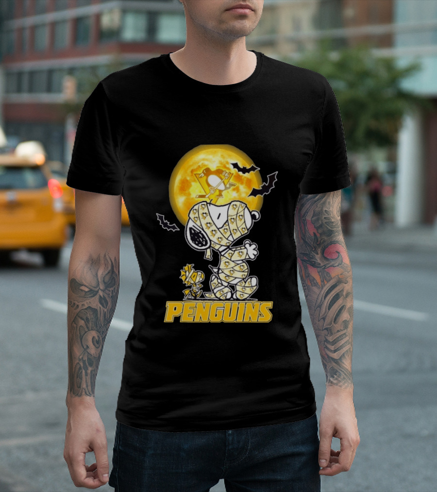 Pittsburgh Penguins Snoopy Woodstock Mummy Halloween Moon Bats T-Shirt