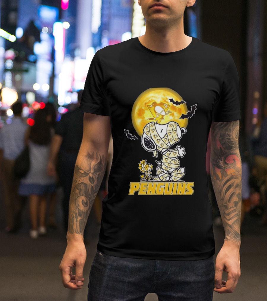 Pittsburgh Penguins Snoopy Woodstock Mummy Halloween Moon Bats T-Shirt
