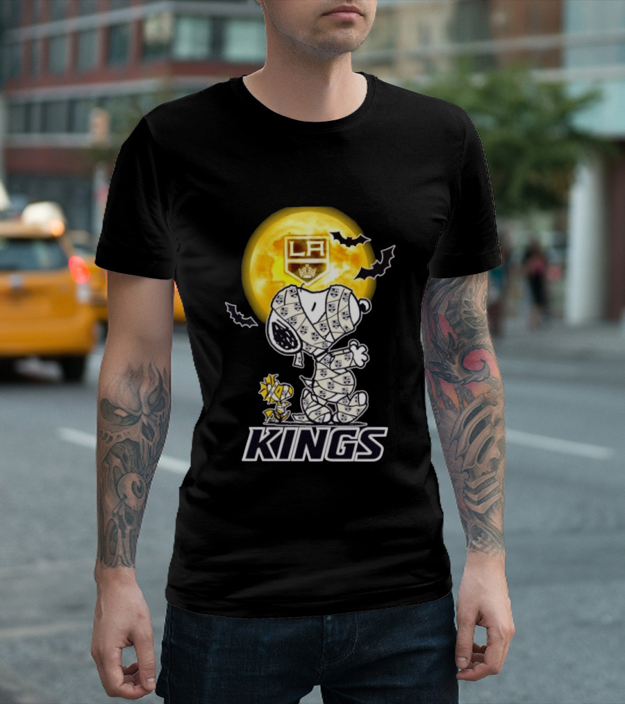 Los Angeles Kings Snoopy Woodstock Mummy Halloween Moon T-Shirt