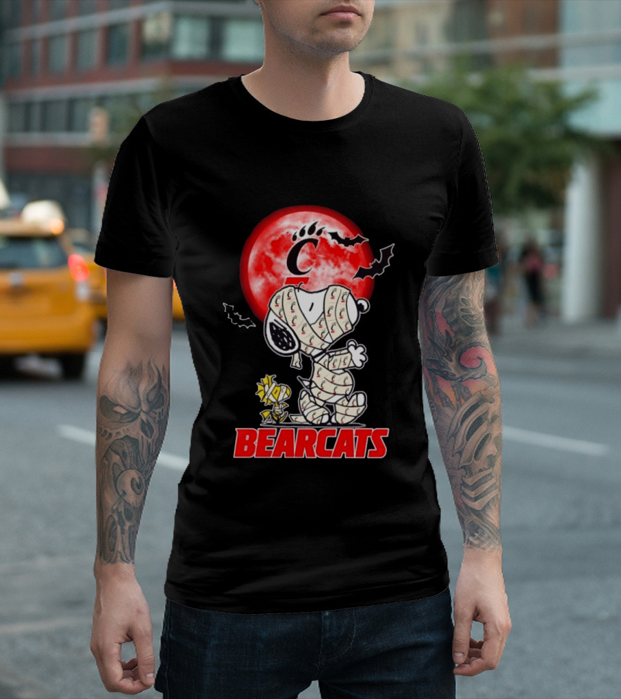 Cincinnati Bearcats Snoopy Woodstock Mummy Halloween Moon T-Shirt