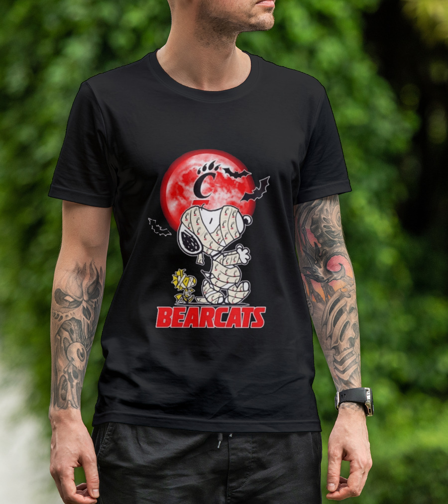 Cincinnati Bearcats Snoopy Woodstock Mummy Halloween Moon T-Shirt