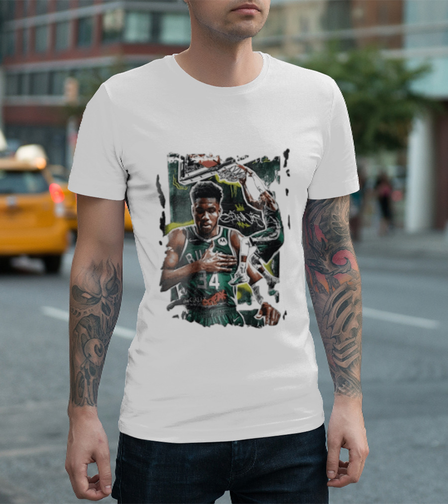 Milwaukee Bucks Giannis Dunking Greek Freak Paint Splatter Collage T-Shirt