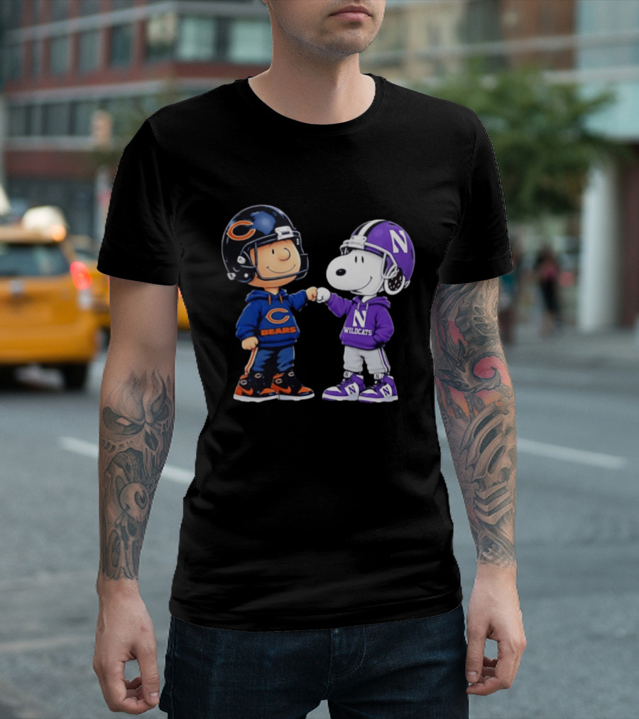 Peanuts Collaboration Chicago Bears Northwestern Wildcats Fist Bump Charlie Brown Snoopy Football Fans T-Shirt