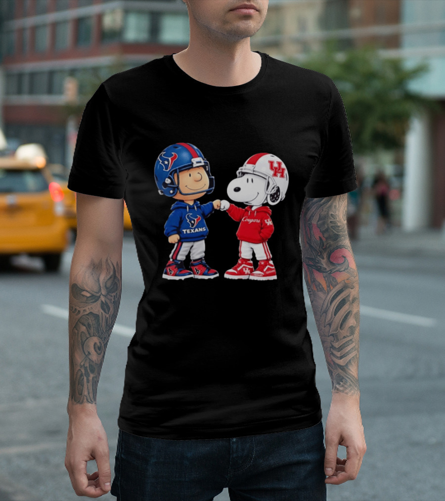 Peanuts Snoopy And Charlie Brown Houston Texans Vs Houston Cougars Fan Gear T-Shirt