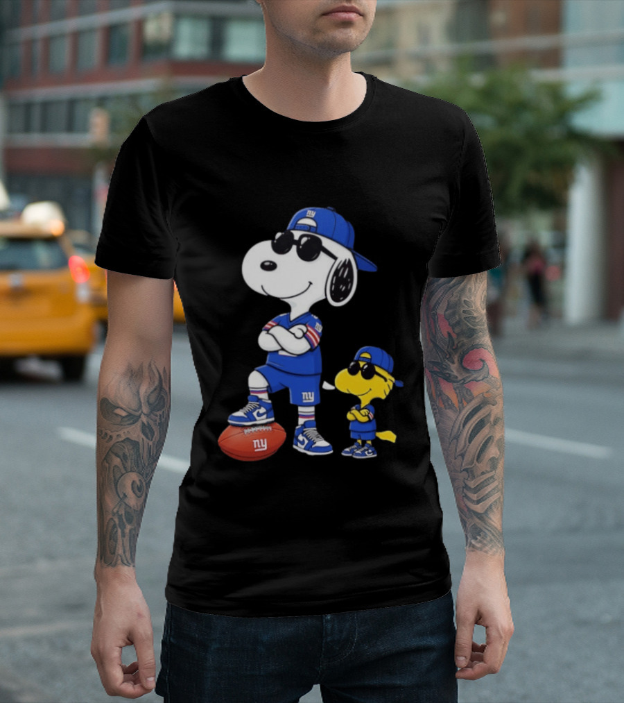 Snoopy And Woodstock In New York Giants Team T-Shirt