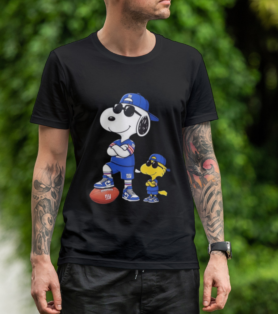 Snoopy And Woodstock In New York Giants Team T-Shirt