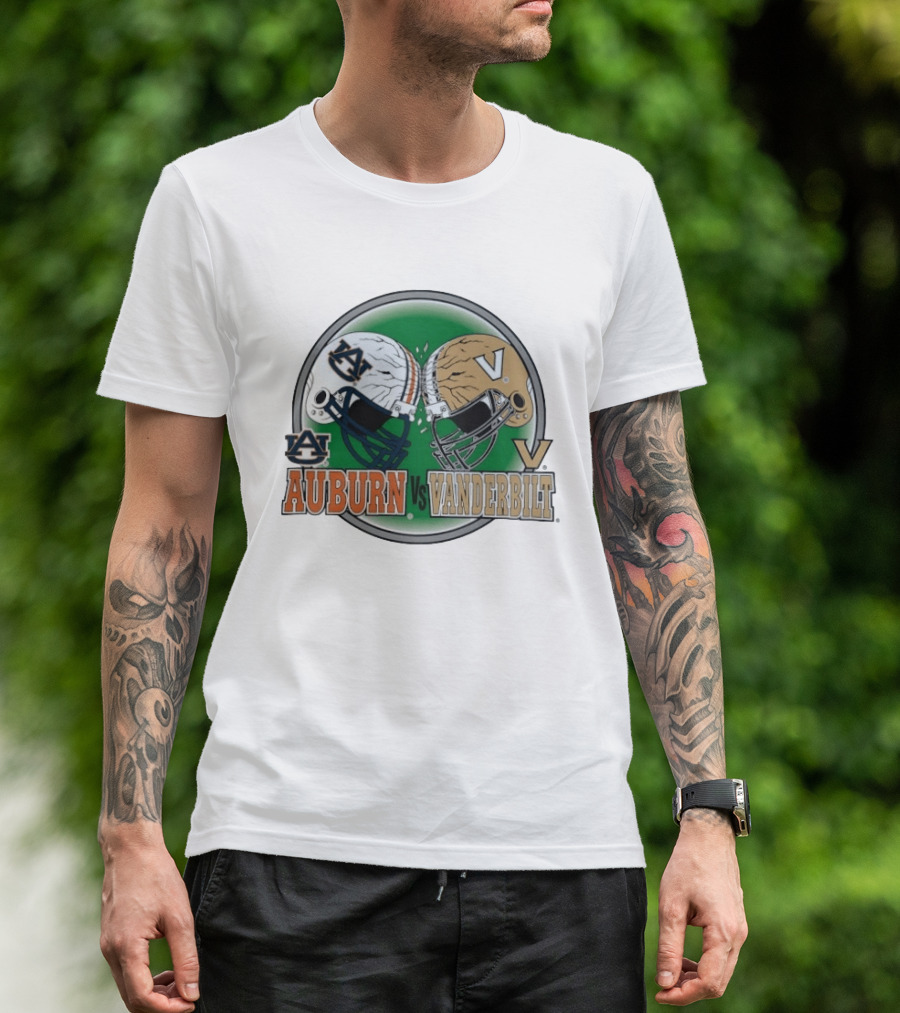 Auburn Tigers Vs Vanderbilt Commodores Football Helmets Clash T-Shirt