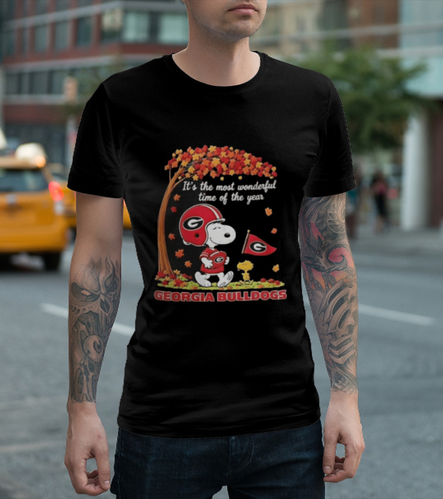 Georgia Bulldogs Snoopy It's The Most Wonderful Time Of The Year Autumn Peanuts Football Fans T-Shirt