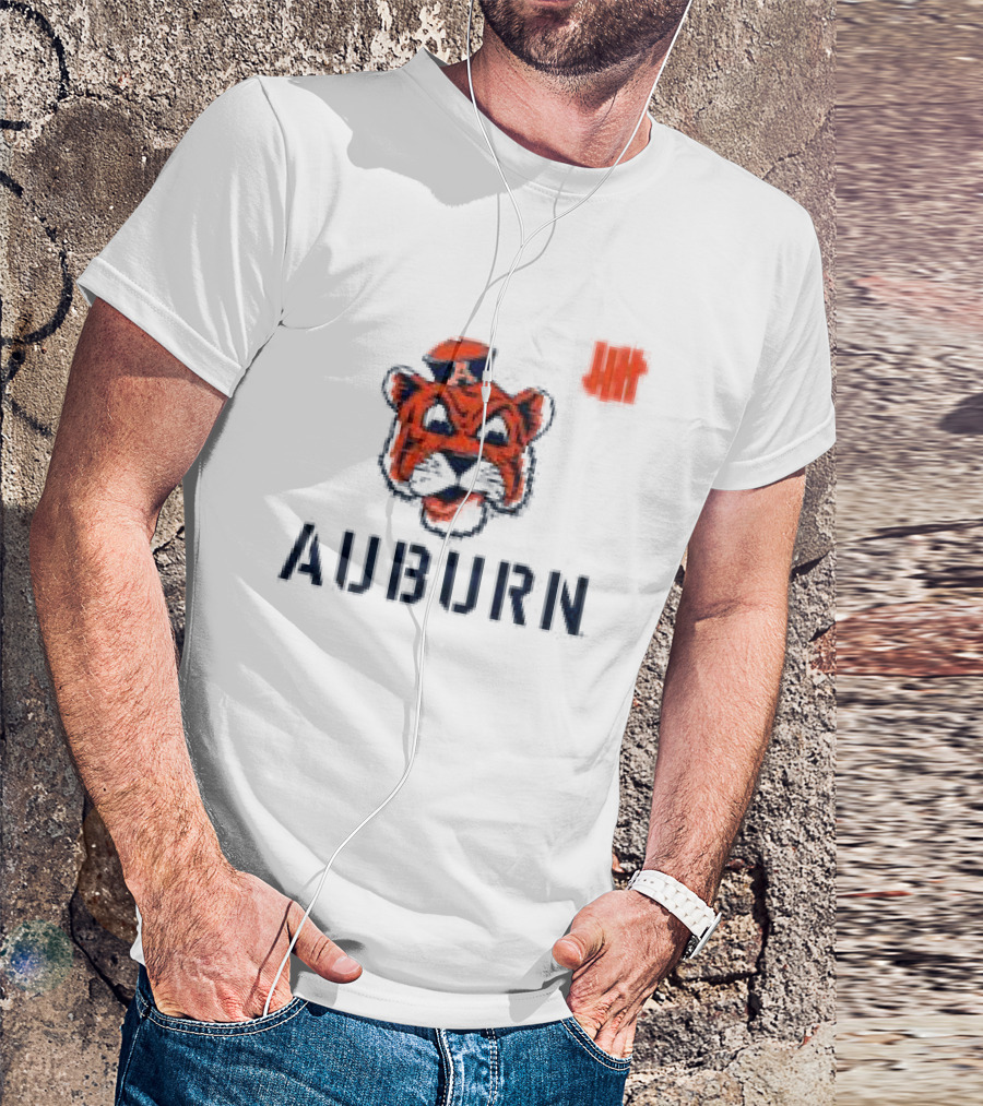 Undefeated Auburn Tiger Emblem With Retro Cap T-Shirt