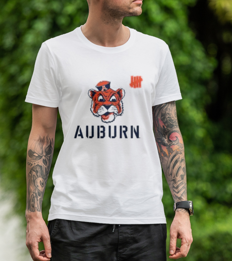 Undefeated Auburn Tiger Emblem With Retro Cap T-Shirt