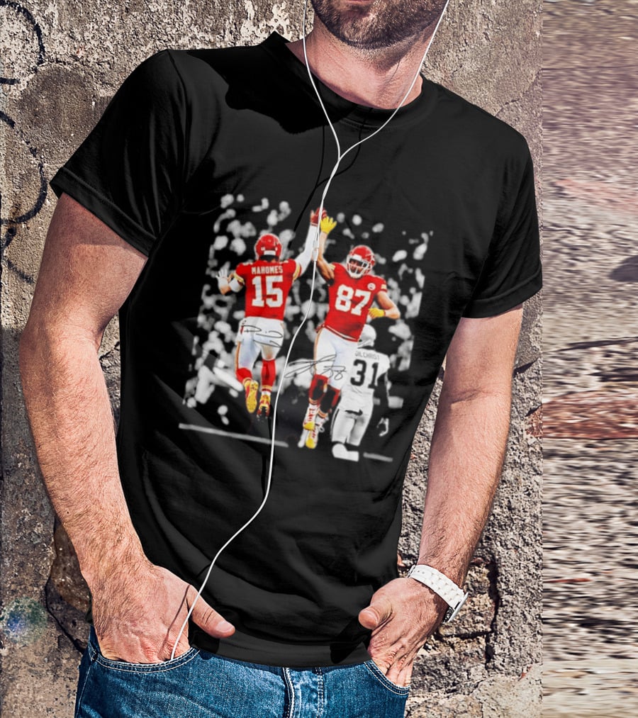 Travis Kelce Patrick Mahomes Kansas City Chiefs Autographed Celebration 15 87 T-Shirt
