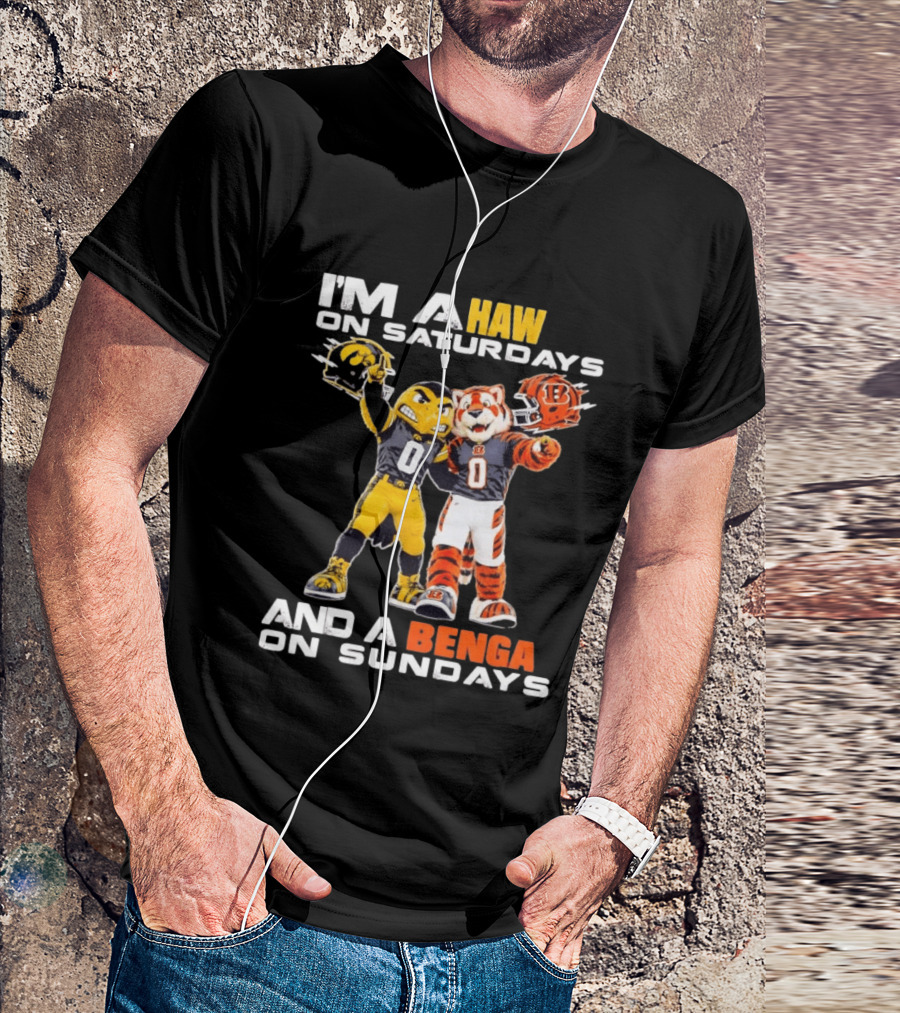 I'm A Hawkeye On Saturdays And A Bengal On Sundays Football Mascots Helmets T-Shirt