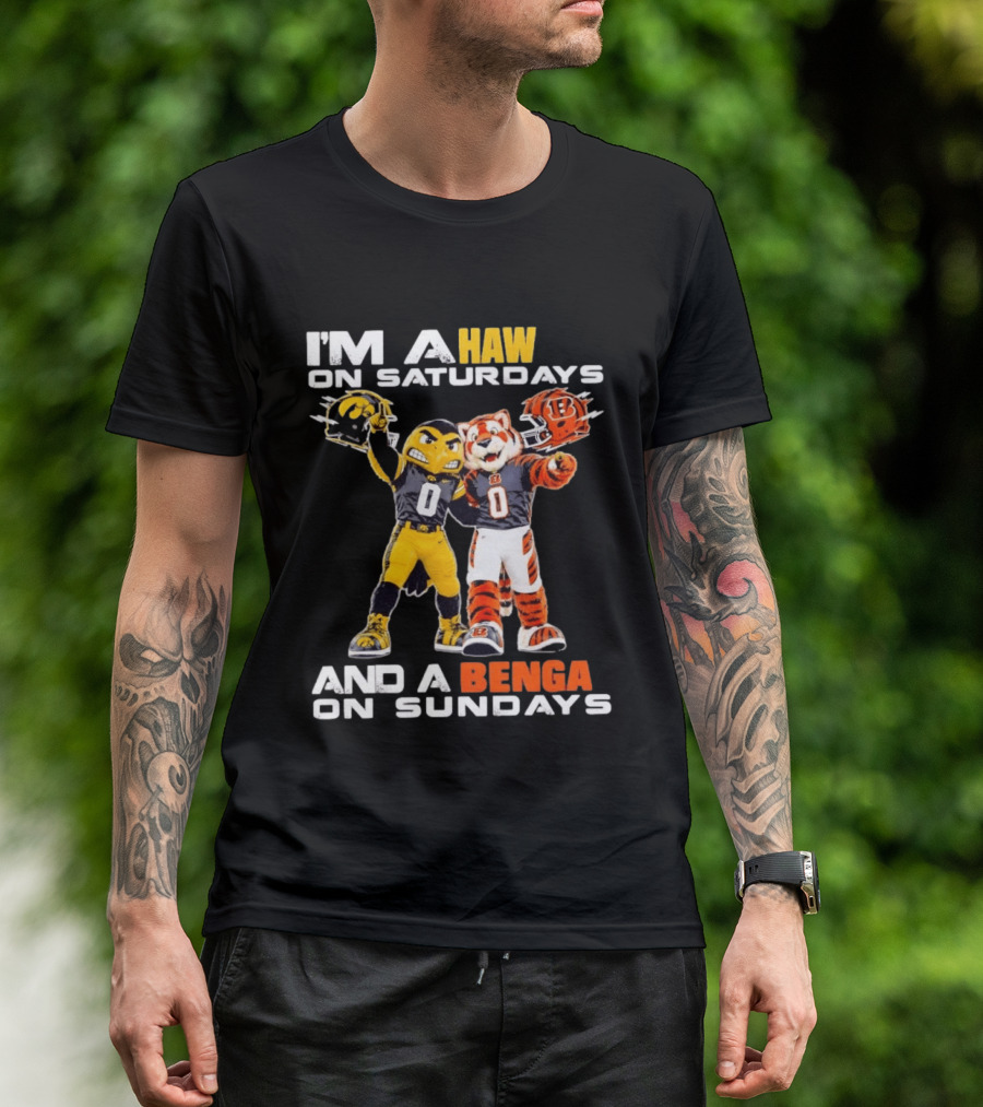 I'm A Hawkeye On Saturdays And A Bengal On Sundays Football Mascots Helmets T-Shirt