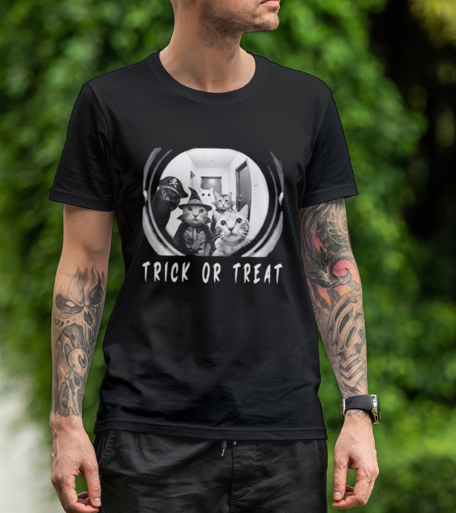 Trick Or Treat Cats Halloween 2026 T-Shirt