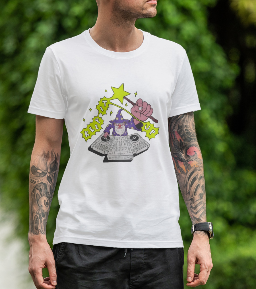 Wizard DJ Keep It Up Music Producer DJing Magic Spell Turntable Controller T-Shirt