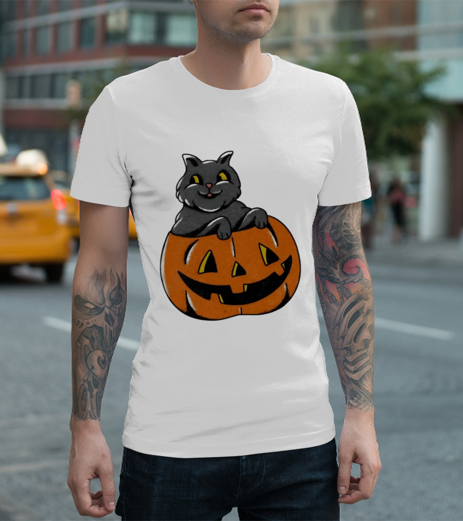Black Cat In Jack O' Lantern Halloween Pumpkin T-Shirt