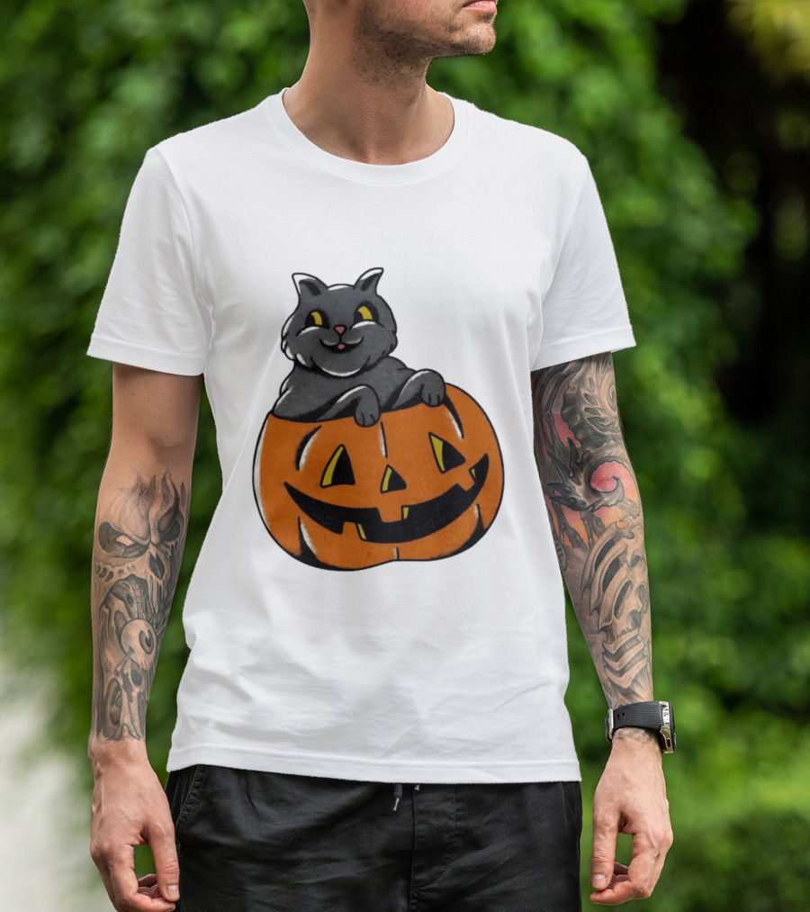 Black Cat In Jack O' Lantern Halloween Pumpkin T-Shirt