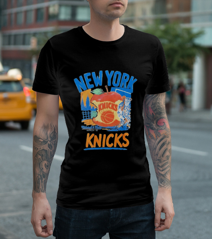 Mitchell & Ness New York Knicks Basketball Big Apple City Skyline T-Shirt