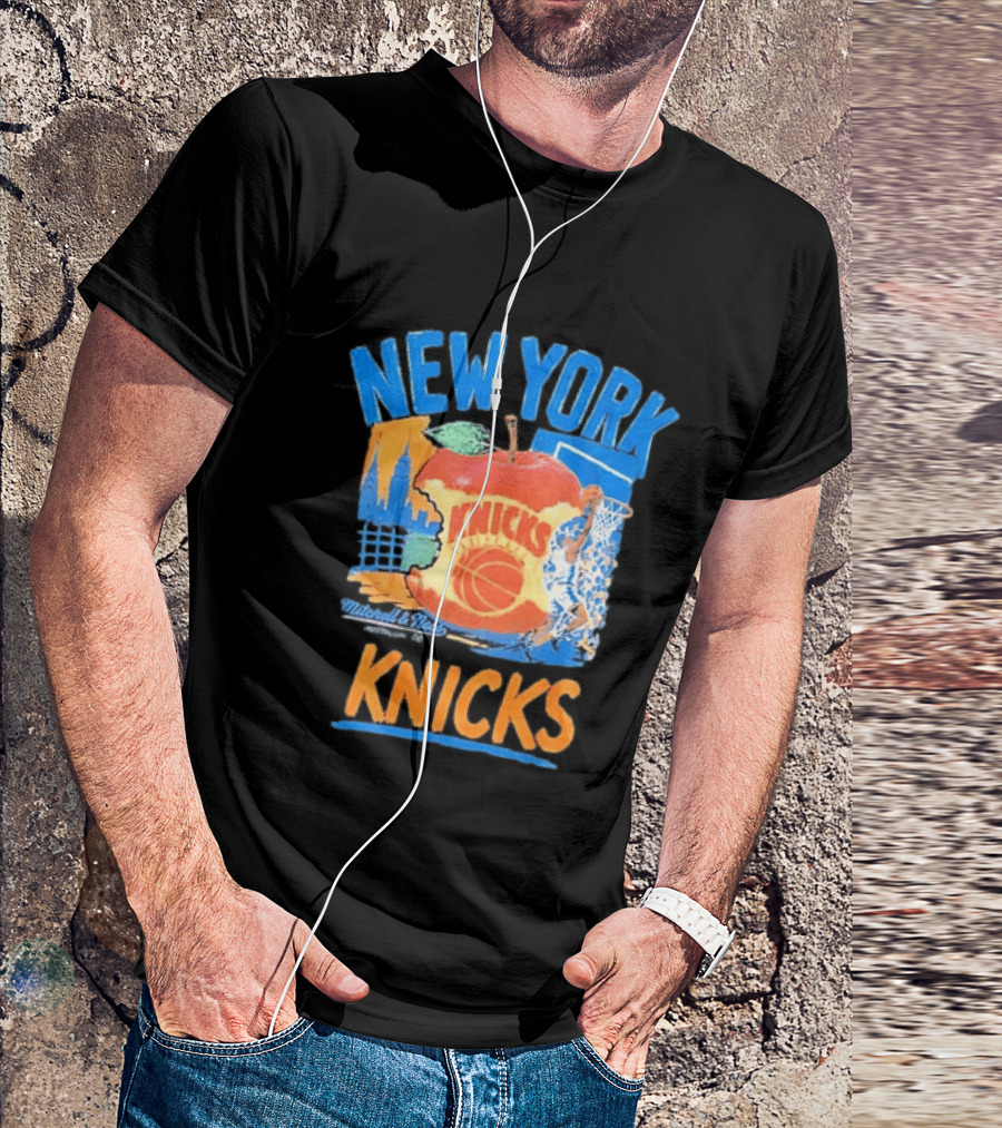 Mitchell & Ness New York Knicks Basketball Big Apple City Skyline T-Shirt