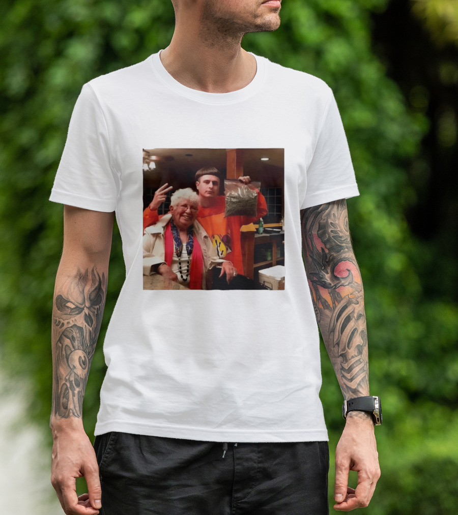Oliver Tree Peace Sign Grandma Holding Bag T-Shirt