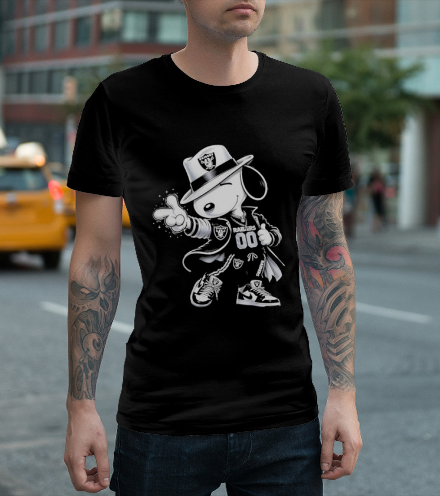 Snoopy X Las Vegas Raiders 00 Football Character With Team Symbol In White T-Shirt