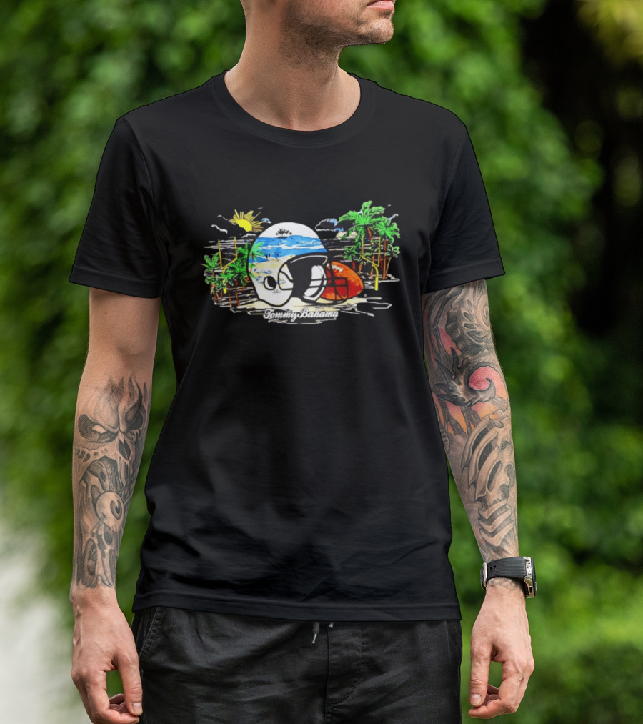 Chicago Bears Tommy Bahama Oasis Endzone Tropical Helmet Football Scene T-Shirt