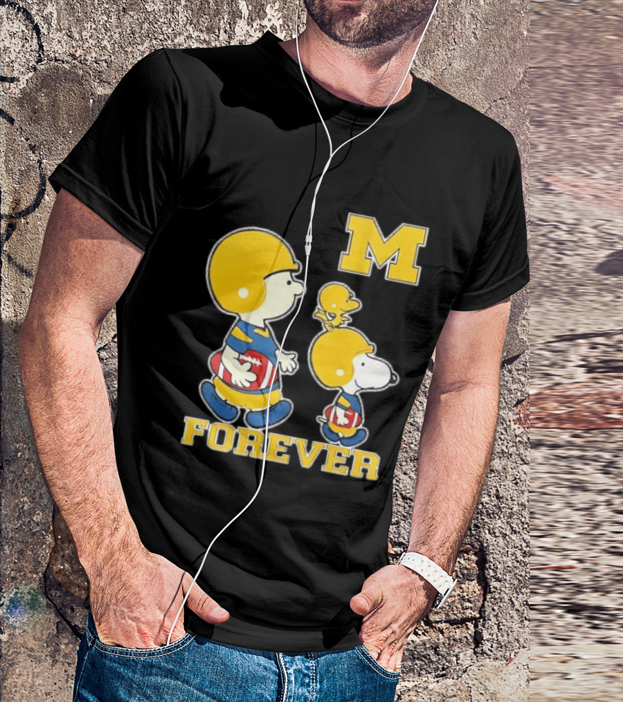 Peanuts Forever Michigan Wolverines M Football Charlie Brown Snoopy Woodstock T-Shirt