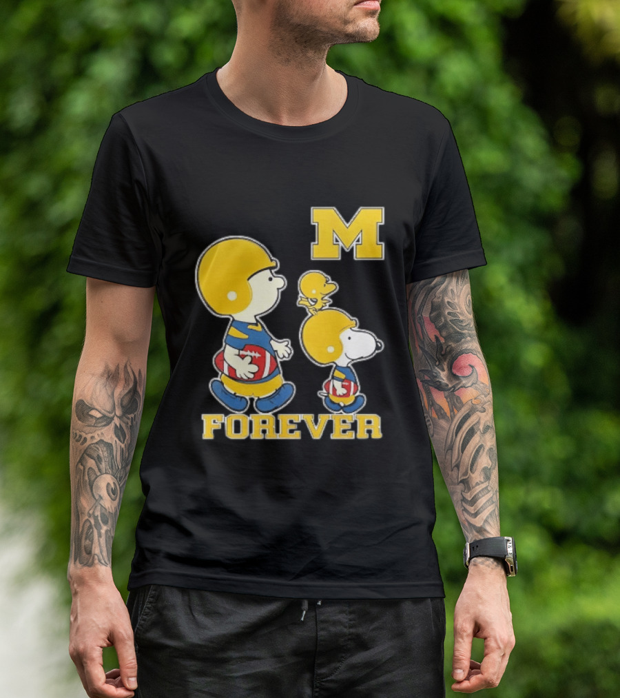 Peanuts Forever Michigan Wolverines M Football Charlie Brown Snoopy Woodstock T-Shirt