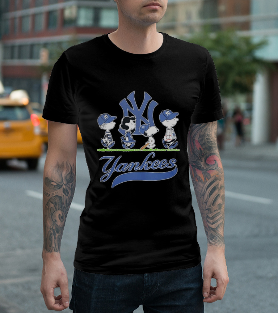 Peanuts Gang Yankees NY Vintage Baseball Characters T-Shirt