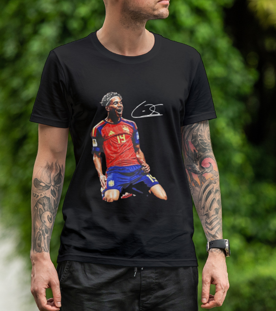 19 Lamine Yamal Spain National Football Team Soccer Jersey Celebration T-Shirt