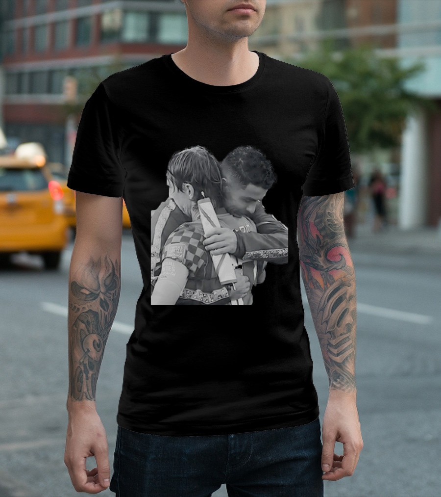 Luka Modric Cristiano Ronaldo Embrace Football Respect UEFA Nations League Croatia Portugal T-Shirt