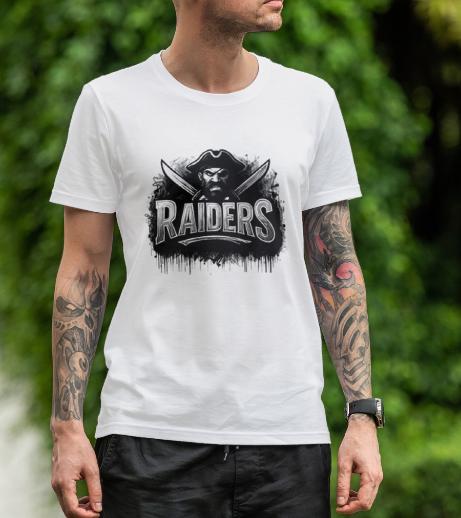 Las Vegas Raiders Distressed Pirate Logo Skull Swords And Raider T-Shirt