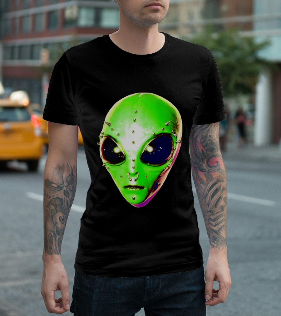 Believe Alien Pierced Face Extraterrestrial Iconic Green Martian Head T-Shirt