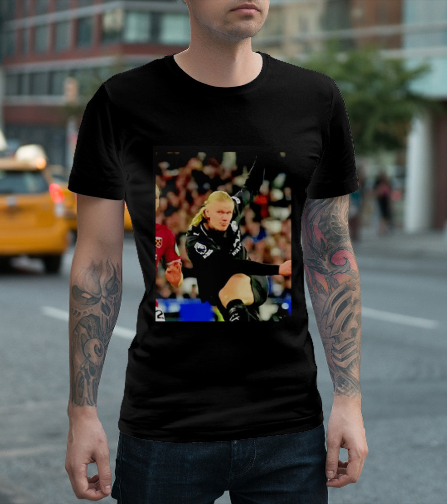 Erling Haaland Manchester City Football Player In Action T-Shirt