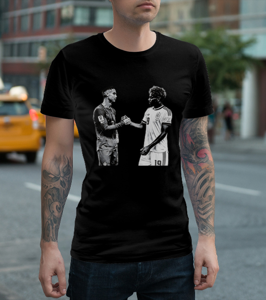 Cristiano Ronaldo Lamine Yamal Final Matchup Moment T-Shirt